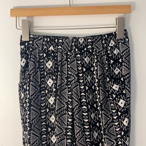 H&M Aztec Pants with Pockets - Picture 2 of 3